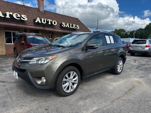 Used 2014 Toyota RAV4 Limited AWD/4WD image 2