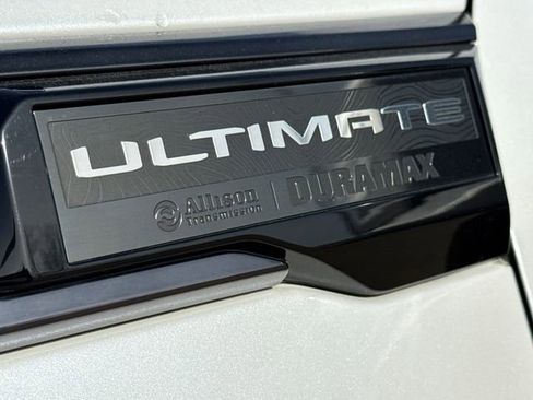 Used 2024 GMC Sierra 2500 Denali Ultimate AWD/4WD image 6