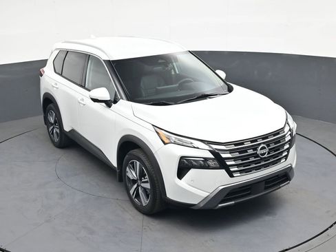 Used 2024 Nissan Rogue SL FWD image 34