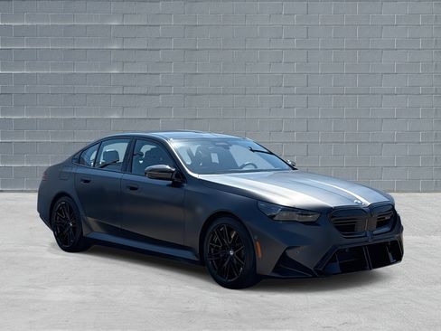 Used 2025 BMW M5 w/ Carbon Package image 1