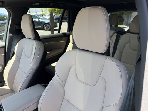 Used 2026 Volvo XC90 B6 Core AWD/4WD image 19