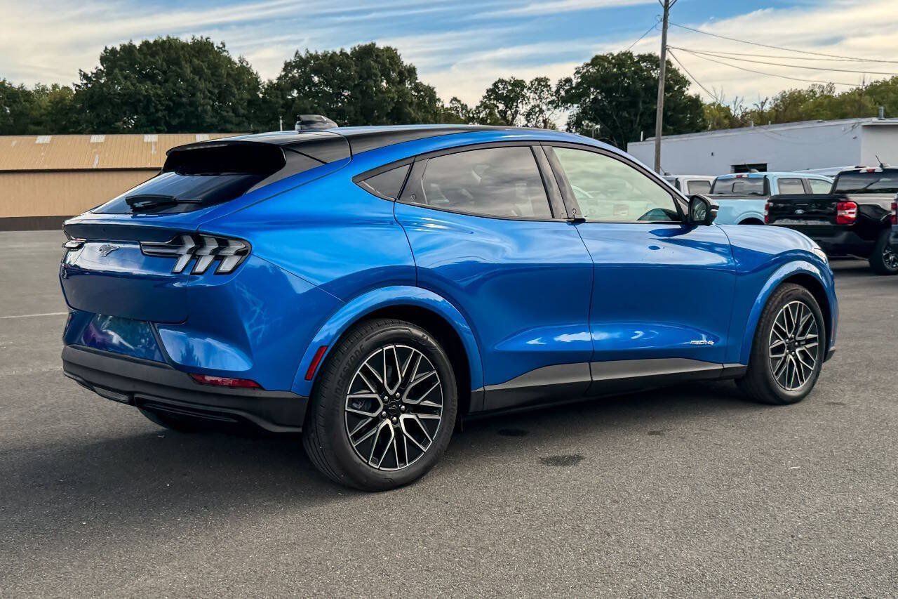 Used 2025 Ford Mustang Mach-E Premium AWD/4WD image 3