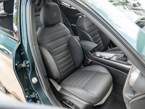 New 2026 Alfa Romeo Tonale Veloce w/ Quick Order Package 23H Volce image 10