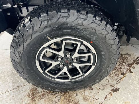 Used 2026 Jeep Wrangler Rubicon image 25