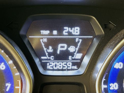 Used 2014 Hyundai Elantra SE w/ Option Group 02 FWD image 19