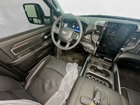 Used 2025 RAM 3500 Laramie image 9