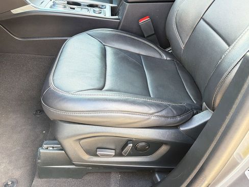 Used 2023 Ford Explorer Limited image 14