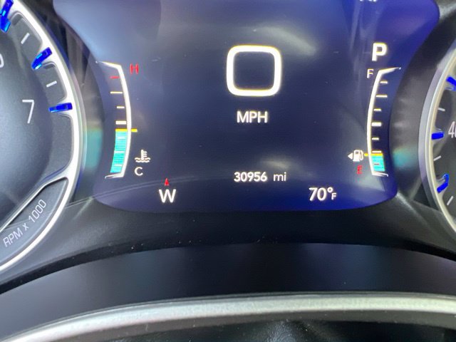 Used 2025 Chrysler Pacifica Select w/ Uconnect Theater Family Group AWD/4WD image 12