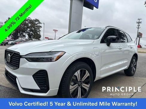 Certified 2025 Volvo XC60 T8 Core image 5