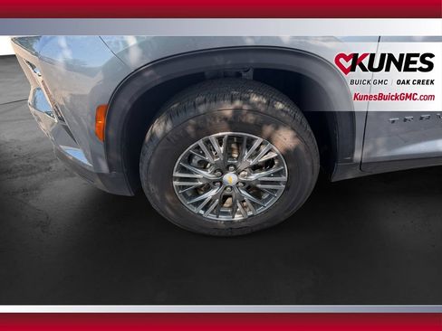 Used 2024 Chevrolet Traverse LT AWD/4WD image 13