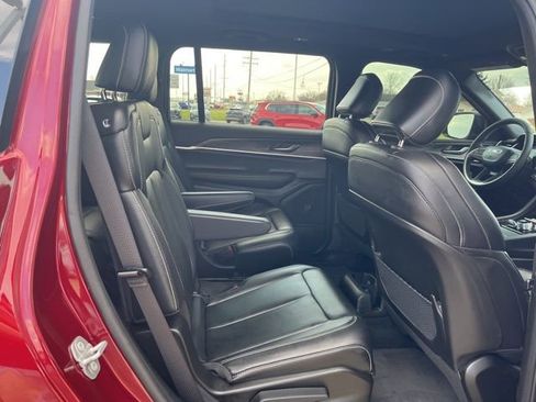 Used 2025 Jeep Grand Cherokee L Limited w/ Black Appearance Package image 21