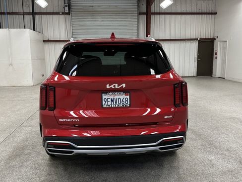 Used 2023 Kia Sorento EX image 17