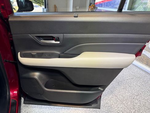 Used 2024 Toyota Grand Highlander XLE image 56