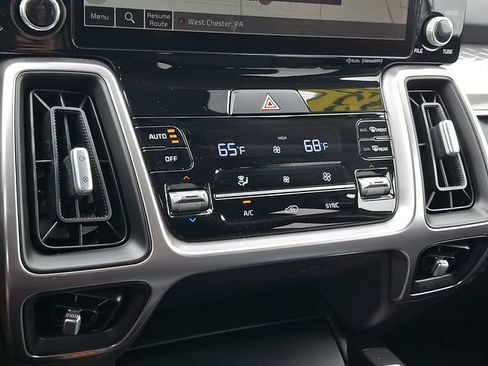 Used 2023 Kia Sorento S FWD image 15