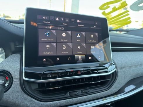 Used 2024 Jeep Compass Latitude w/ Sun and Sound Group image 18