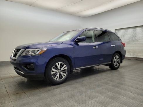 Used 2020 Nissan Pathfinder S image 2