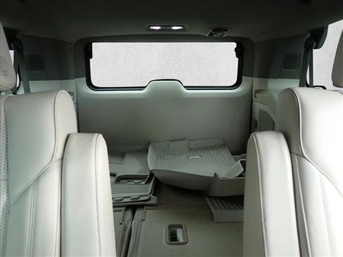 Used 2023 Cadillac Escalade Sport Platinum w/ LPO, ONYX Package AWD/4WD image 16