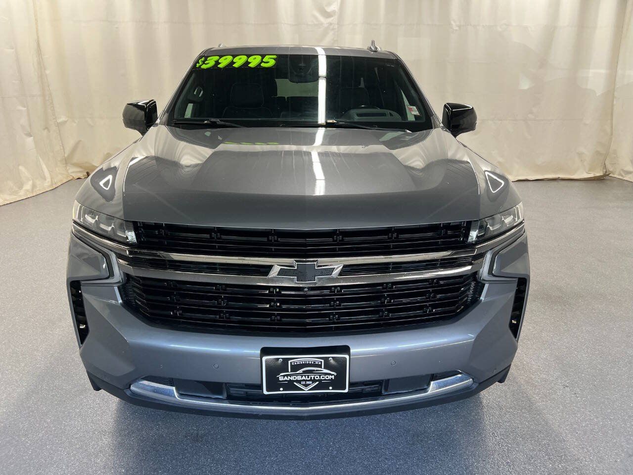 Used 2021 Chevrolet Suburban Premier w/ Premium Package AWD/4WD image 2