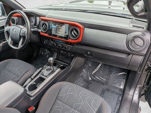 Used 2016 Toyota Tacoma TRD Sport RWD image 21