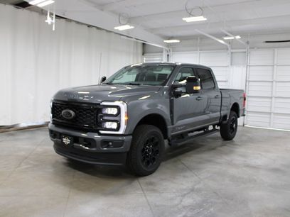 New 2026 Ford F250 Lariat w/ Black Appearance Package