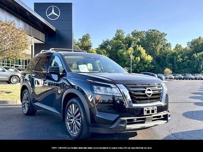 Used 2024 Nissan Pathfinder SL w/ SL Premium Package
