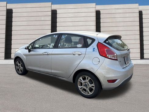 Used 2016 Ford Fiesta SE FWD image 3