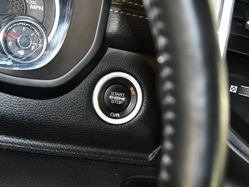 Used 2024 RAM 1500 Laramie image 24