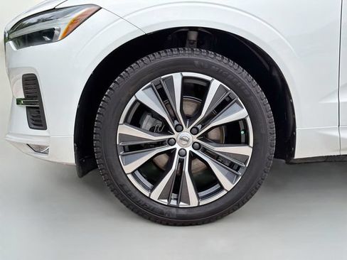 Used 2022 Volvo XC60 B5 Momentum w/ Protection Package Premier FWD image 41