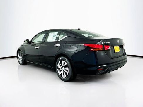 Certified 2025 Nissan Altima 2.5 S FWD image 5