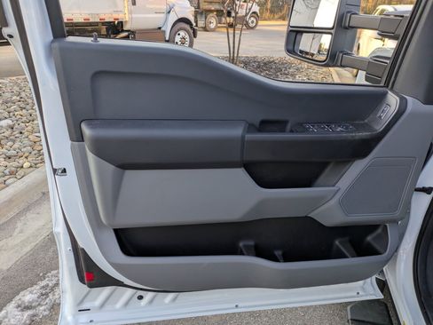 New 2026 Ford F550 4x4 Supercab Super Duty image 16