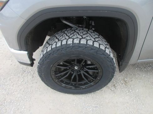 New 2026 GMC Sierra 1500 SLT w/ SLT Convenience Package image 12