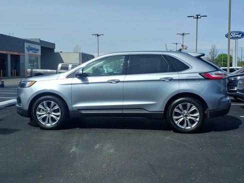 Certified 2024 Ford Edge Titanium AWD/4WD image 4