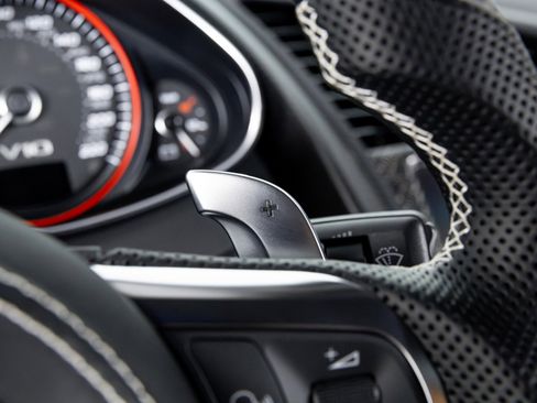 Used 2015 Audi R8 Competition image 19