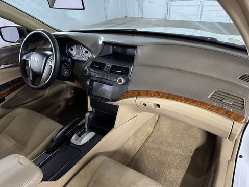 Used 2009 Honda Accord EX image 39