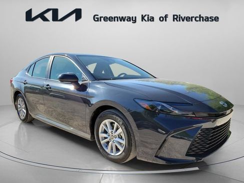 Used 2025 Toyota Camry LE image 1