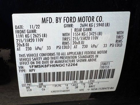 Used 2022 Ford Explorer Limited w/ Limited Technology Package AWD/4WD image 32