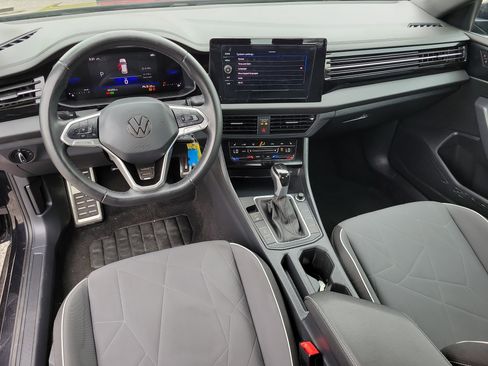 Used 2025 Volkswagen Jetta Sport FWD image 14