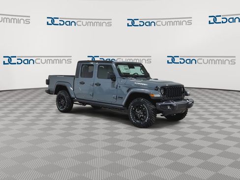 New 2026 Jeep Gladiator Sport AWD/4WD image 3