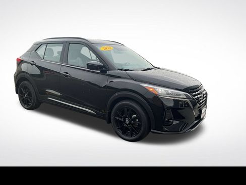 Used 2023 Nissan Kicks SR w/ SR Premium Package FWD image 21