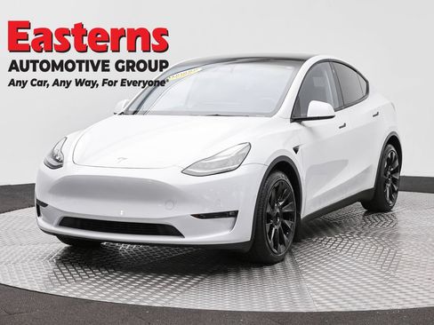 Used 2022 Tesla Model Y Long Range AWD/4WD image 1