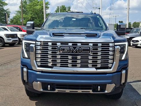 Used 2024 GMC Sierra 2500 Denali w/ Denali Reserve Package AWD/4WD image 2