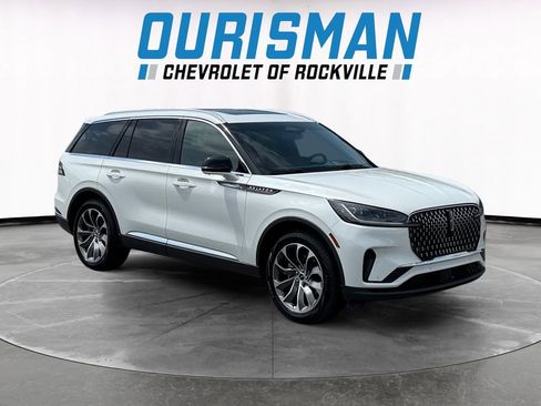 Used 2025 Lincoln Aviator Reserve AWD/4WD image 1
