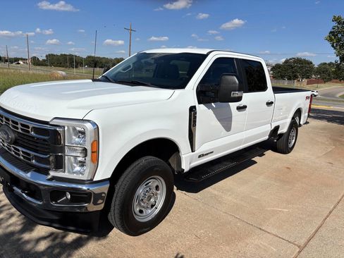 Used 2023 Ford F250 XL w/ FX4 Off-Road Package image 2