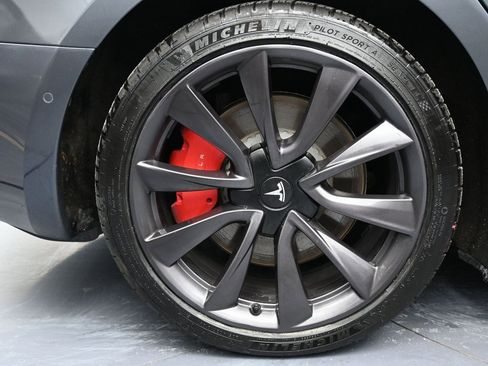 Used 2018 Tesla Model 3 Performance image 10