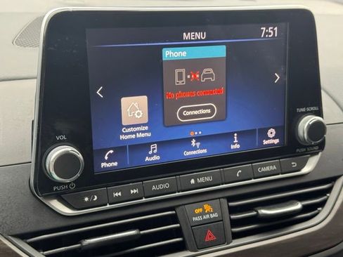 Used 2024 Nissan Altima 2.5 SV image 32