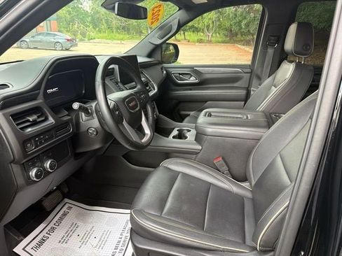 Used 2023 GMC Yukon XL SLT w/ SLT Premium Package AWD/4WD image 9