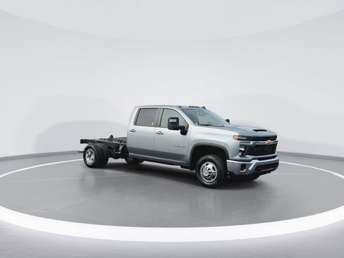 New 2026 Chevrolet Silverado 3500 LT w/ Convenience Package image 2