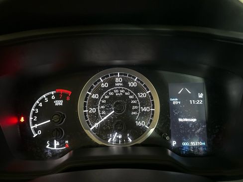 Used 2021 Toyota Corolla LE image 32