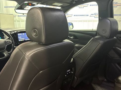 Used 2022 Chevrolet Traverse RS w/ LPO, Floor Liner Package FWD image 34