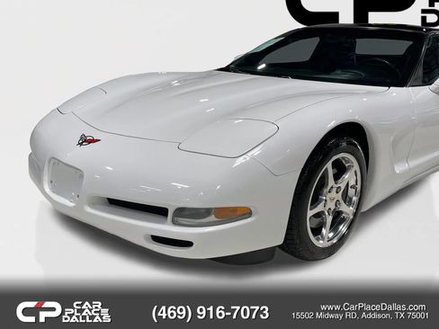 Used 2004 Chevrolet Corvette Coupe w/ Preferred Equipment Group RWD image 5